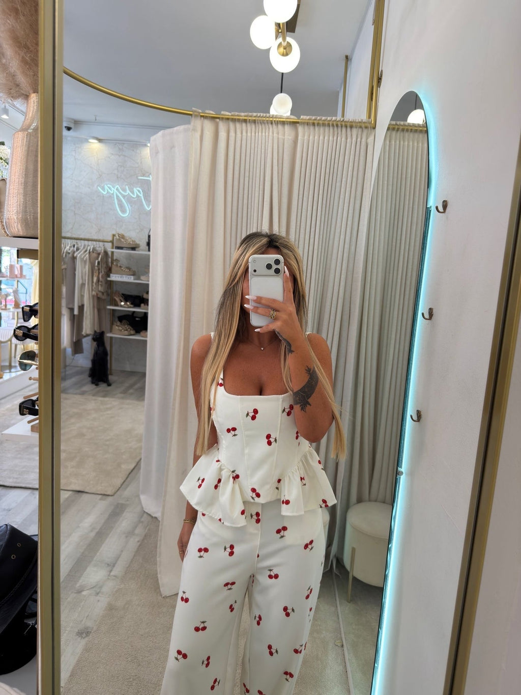 Compleu Cherry - eLiaShop.ro Magazin de haine online