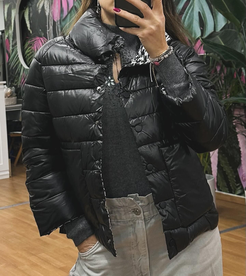 GEACA NEAGRA REVERSIBILA CU CUSATURI - eLiaShop.ro Magazin de haine online